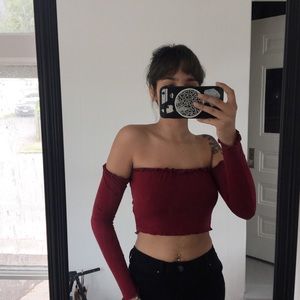 Long sleeve, off the shoulder top